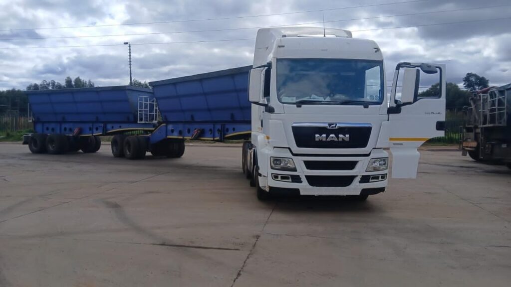 Side Tipper Trucks Rental Side Tipper Trucks Rental